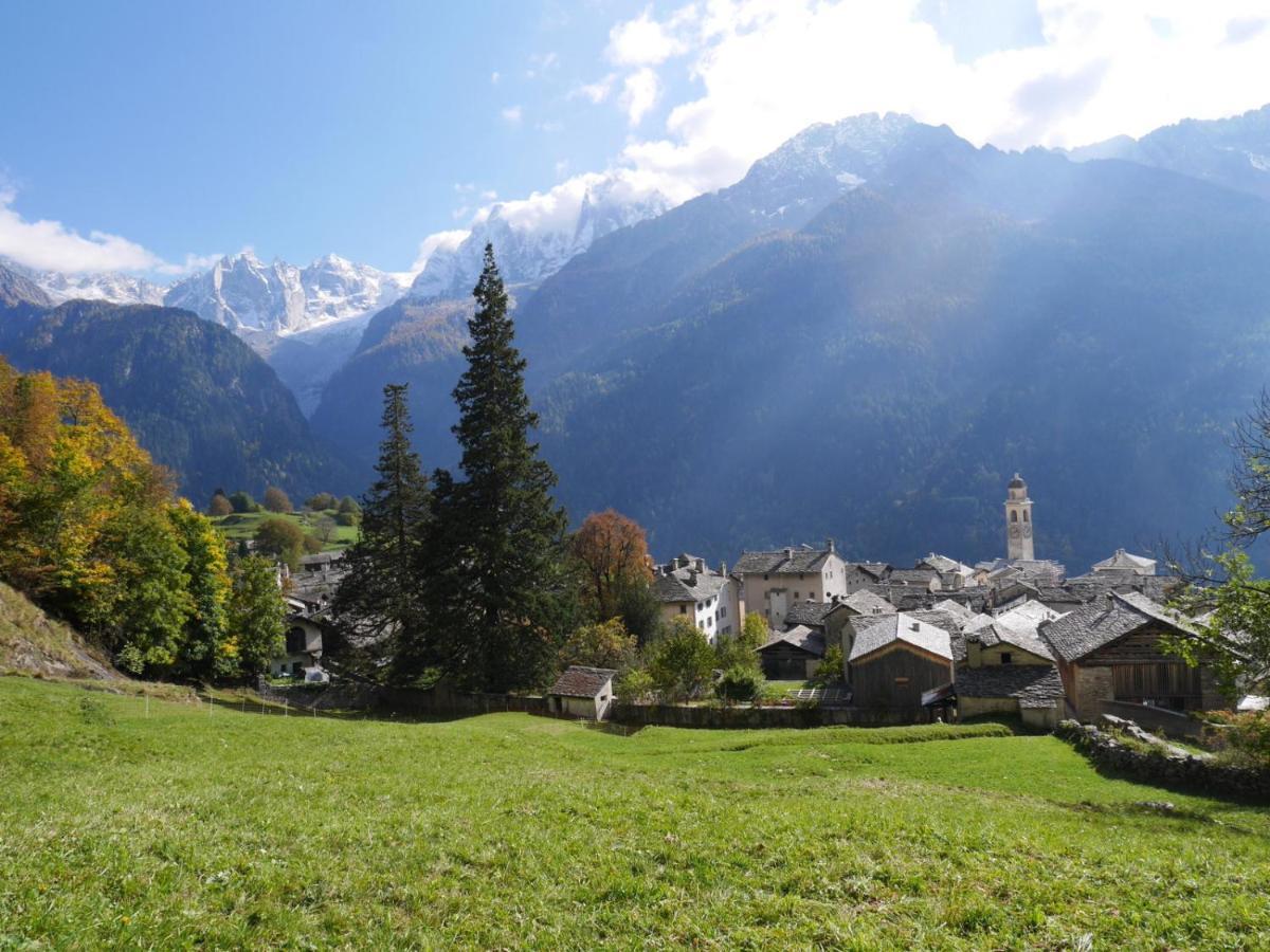Hotel Palazzo Salis Soglio Esterno foto